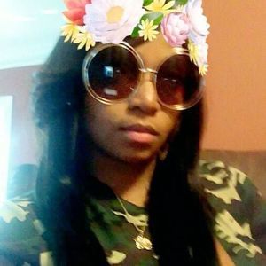 Meet your Posher, Whitney