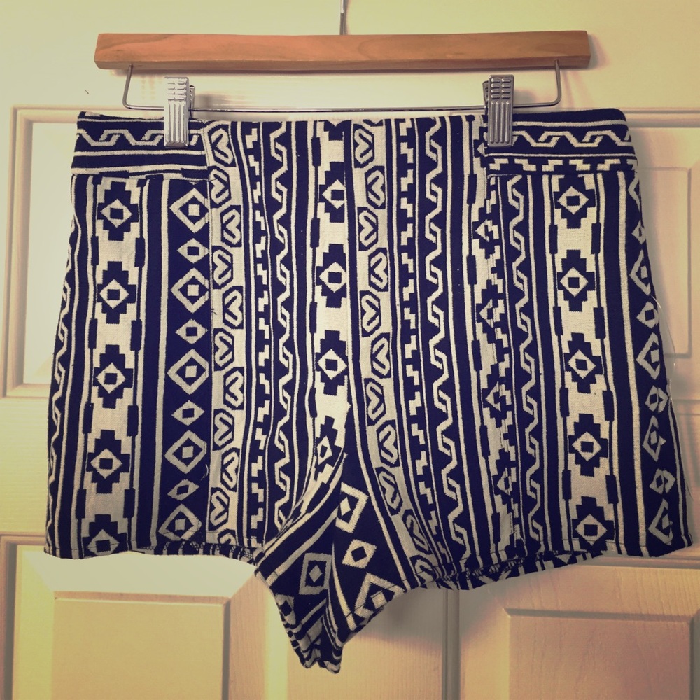 NWT Forever 21 Aztec Tribal Shorts Size Medium M