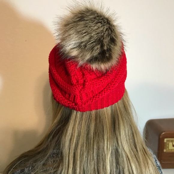 Slouchy Red Knit Beanie Faux Fur Pom Pom Fur Lined - Picture 3 of 4