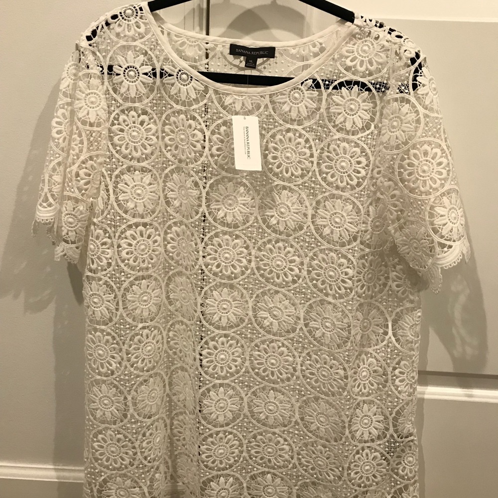 Banana Republic Lace Short Sleeve Top