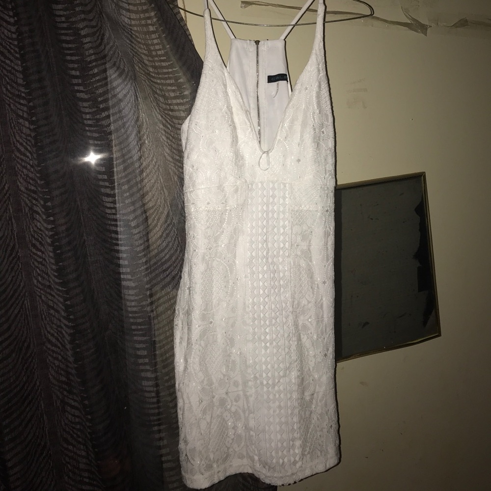 LWD( little White Dress)