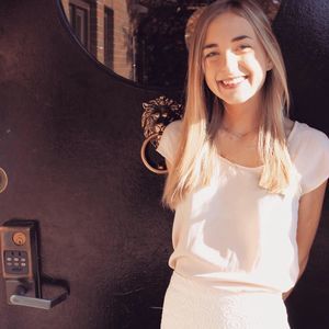 Meet your Posher, Ella