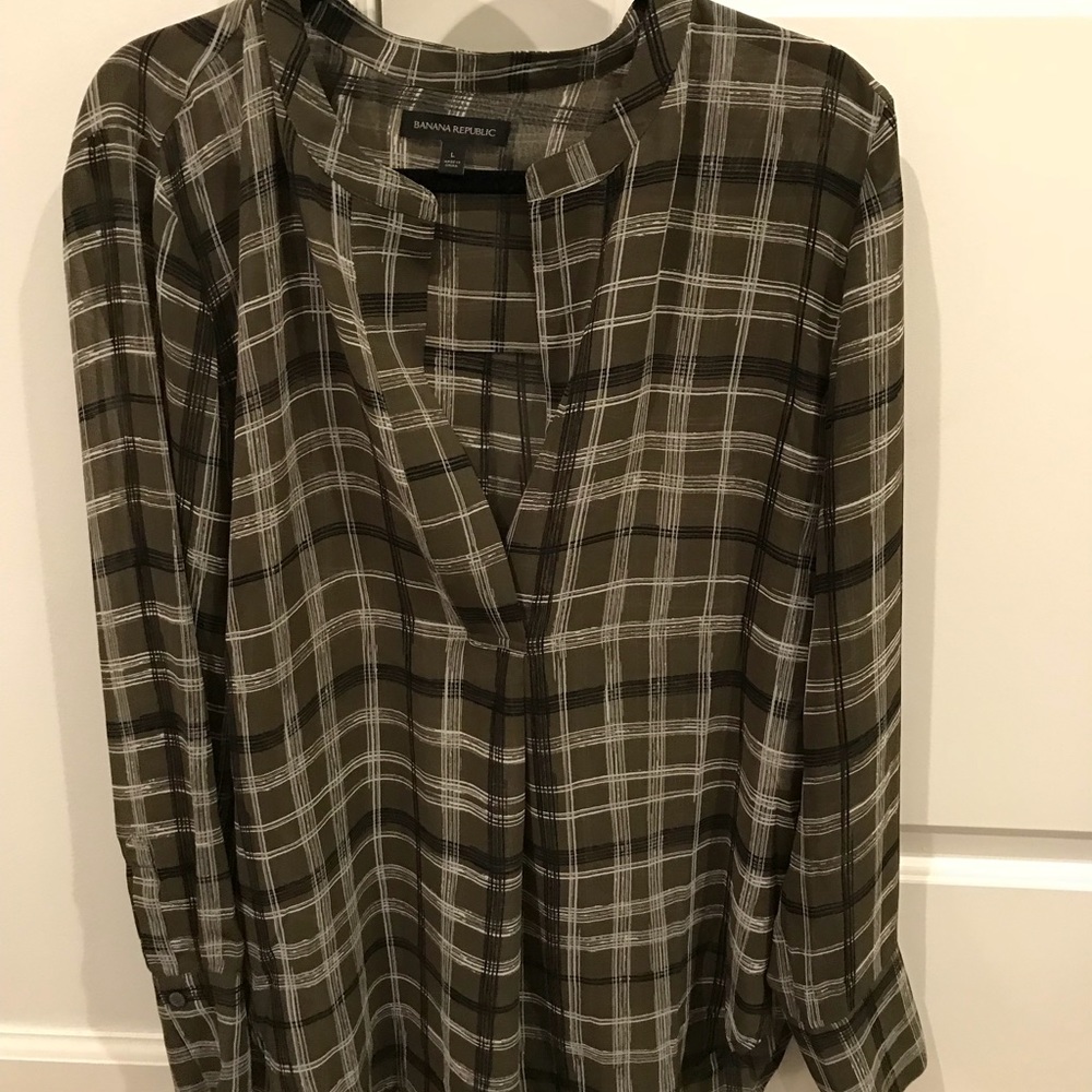 Banana Republic chiffon plaid blouse