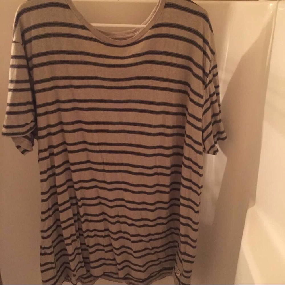 American Eagle Tshirt