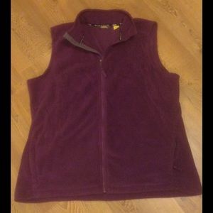 Cabela's dark purple, fleece vest🌲