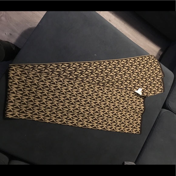 Michael Kors scarf - Picture 1 of 1