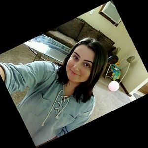 Meet your Posher, Azra
