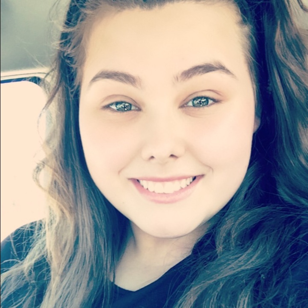 Meet your Posher, Alyssa