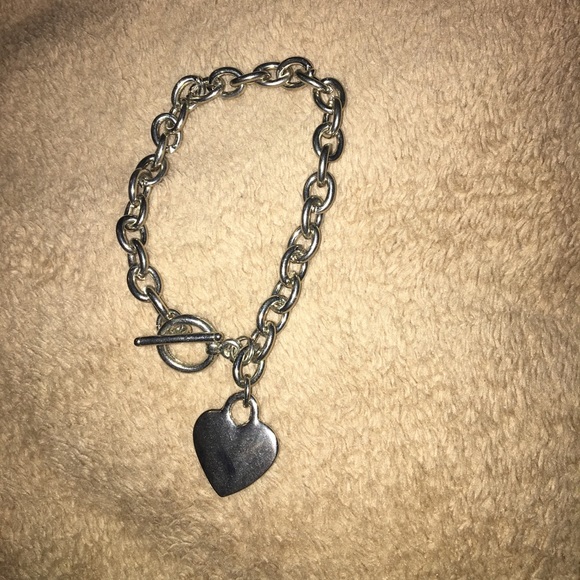 Simple Silver Heart Bracelet - Picture 1 of 1