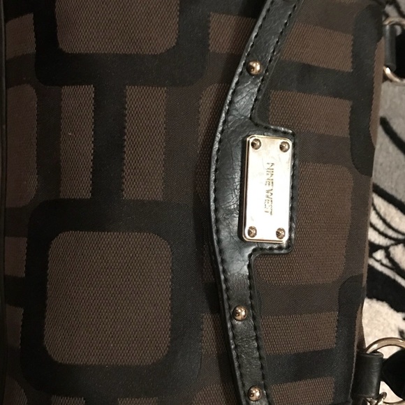 BEAUTIFUL BROWN NINE WEST MEDIUM SIZED PURSE - Picture 4 of 5