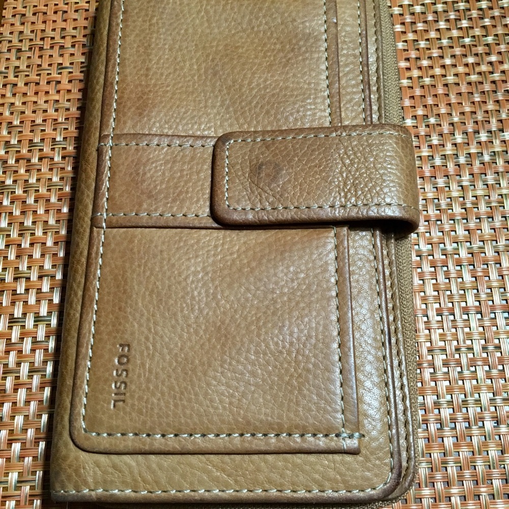 Fossil Wallet.