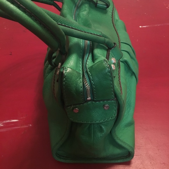 Adorable Kelly green Sigrid Olsen leather purse - Picture 2 of 8