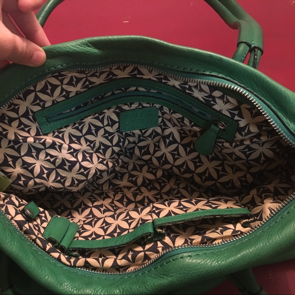 Adorable Kelly green Sigrid Olsen leather purse - Picture 5 of 8