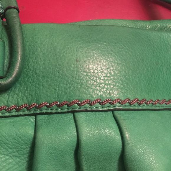 Adorable Kelly green Sigrid Olsen leather purse - Picture 8 of 8