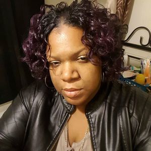 Meet your Posher, Monique