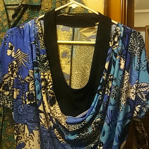 Top - Picture 2 of 4