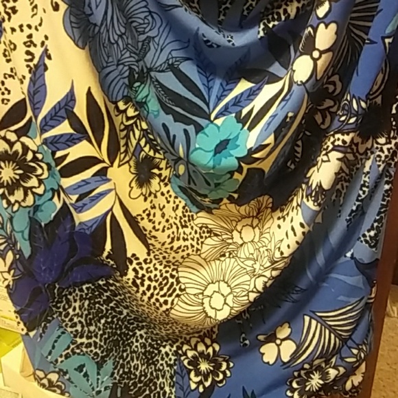 Top - Picture 4 of 4