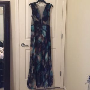 Bebe long / formal mesh plunge neck dress size 10