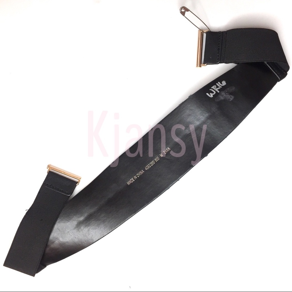 HOLD- ALISON’S Screen Worn Black Belt - Picture 2 of 6