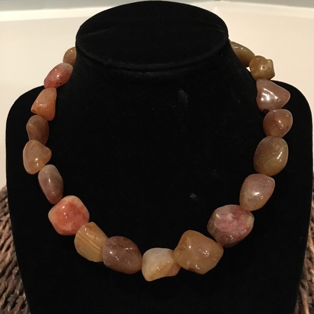 Gorgeous red and brown Carmelian stone necklace