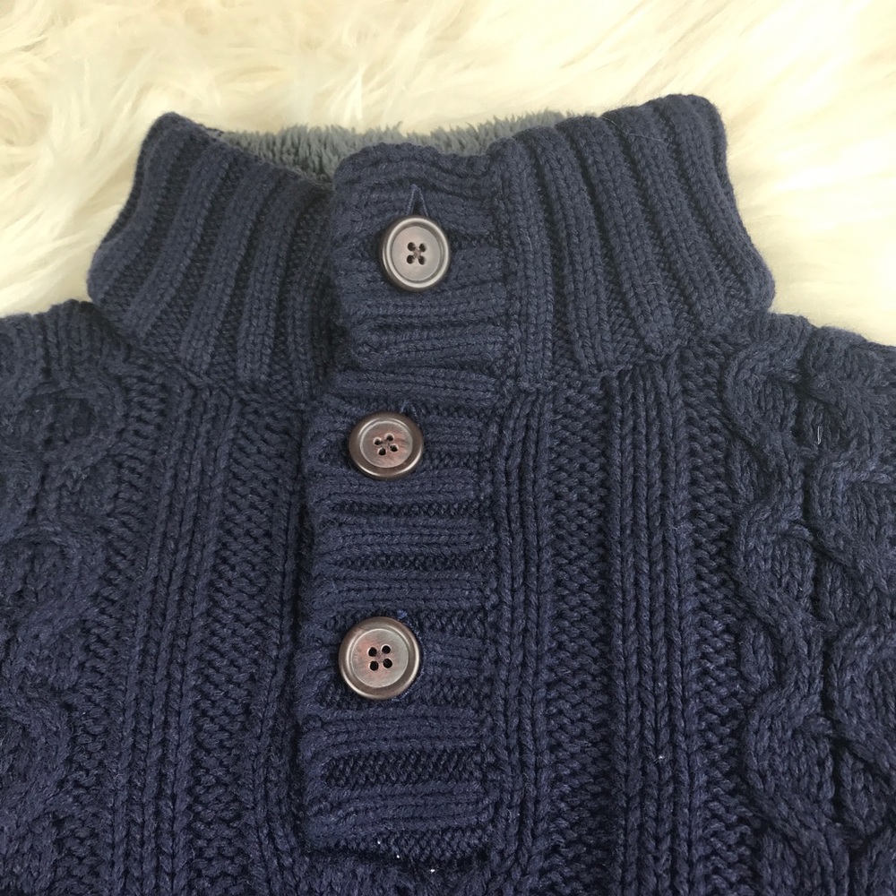 Cozy cable-knit sweater size M (8-9) mock Neck
