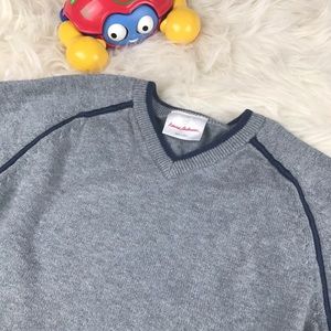 Hanna Andersson v Neck grey sweater 110 (5-6x)