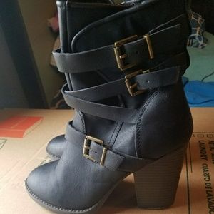 Candie' s Black Leather heel Boots with buckles