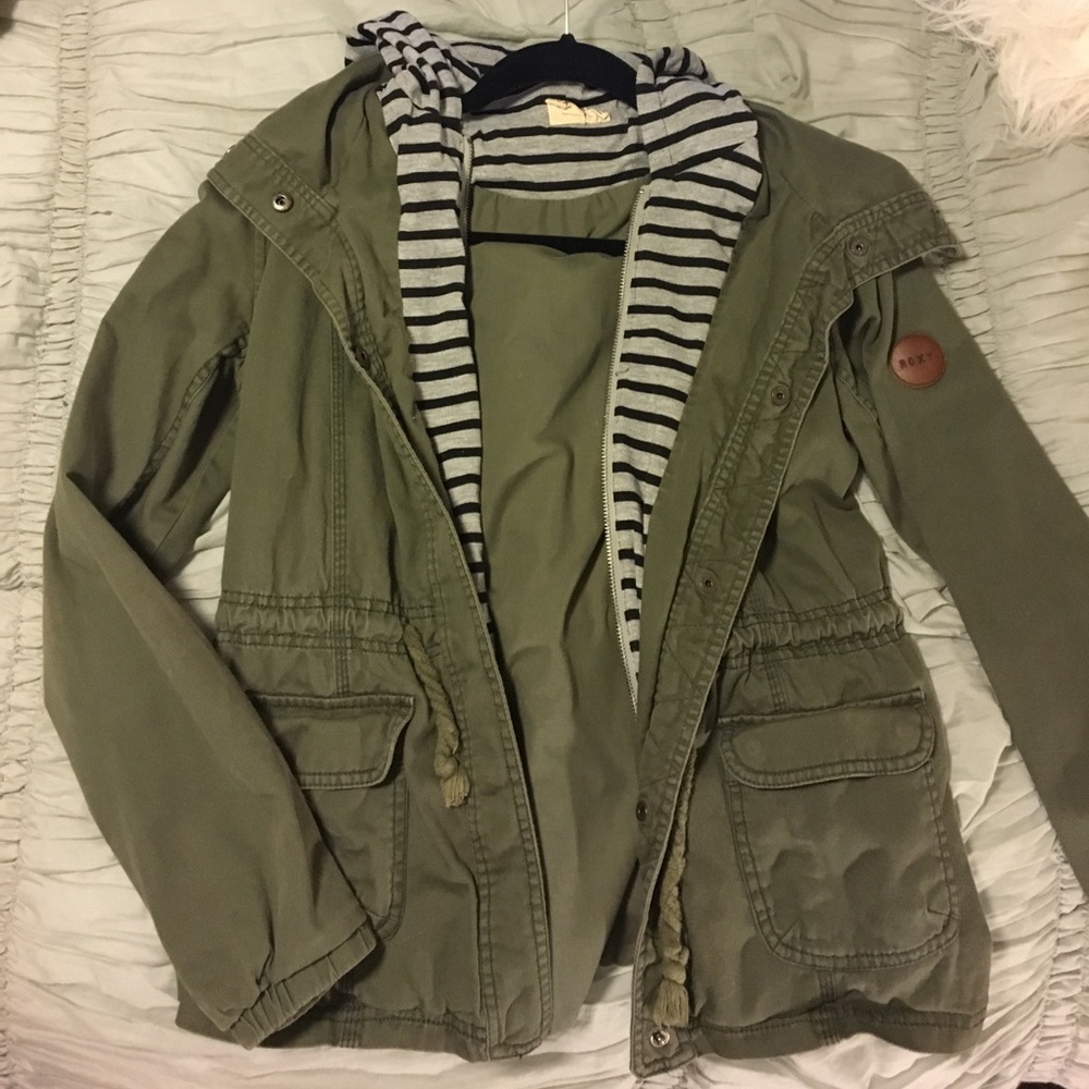 ✨Roxy green and gray striped jacket ✨