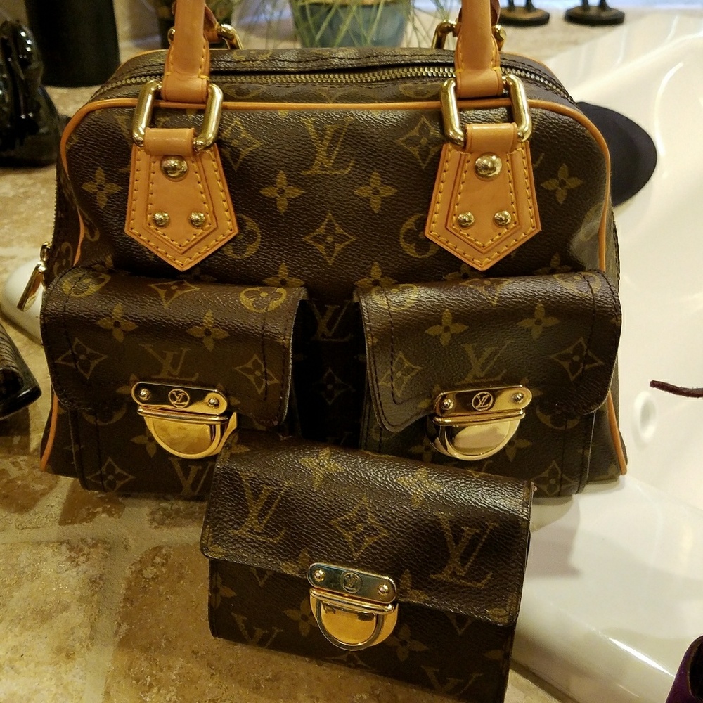 AUTHENTIC Louis Vuitton Monogram Designer handbag