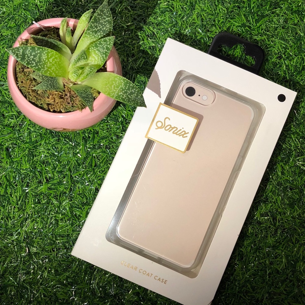 Clear iPhone 7/8 case.