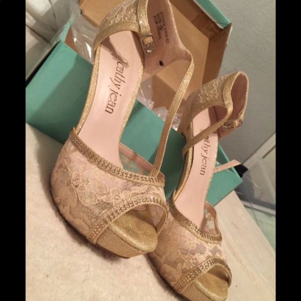 Wore once to a wedding