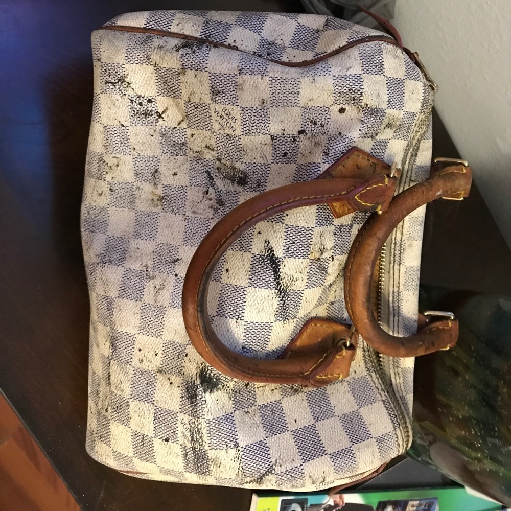 Louis Vuitton purse used please read description.