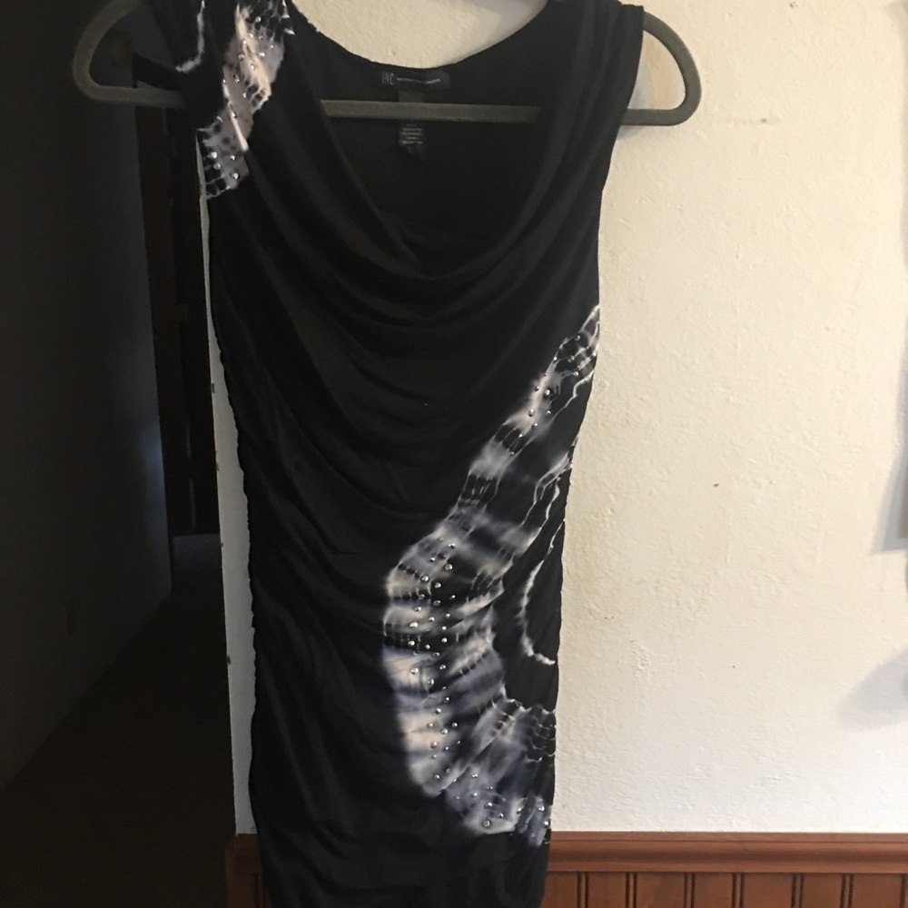 Black and white stretchy dress.