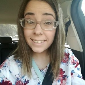 Meet your Posher, Cassie