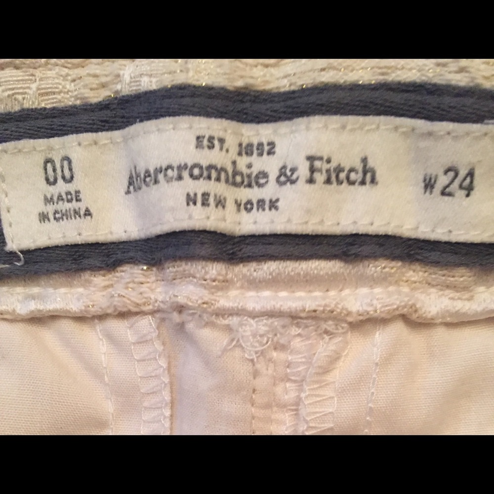 A&F floral pattern cream shorts-sz 00 - Picture 4 of 4