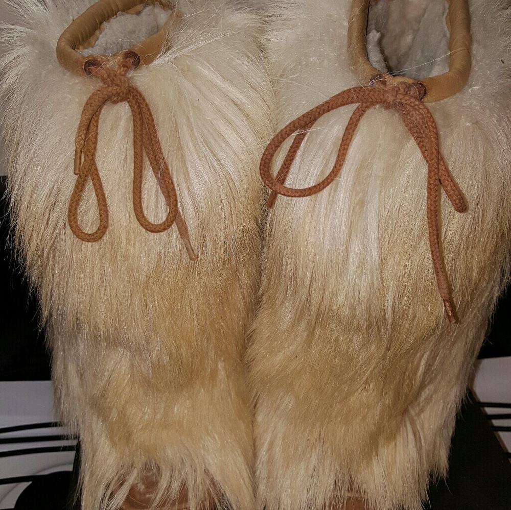 Blondo fur after ski boots, size 6
