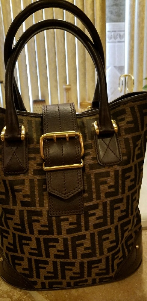 AUTHENTIC FENDI Designer handbag