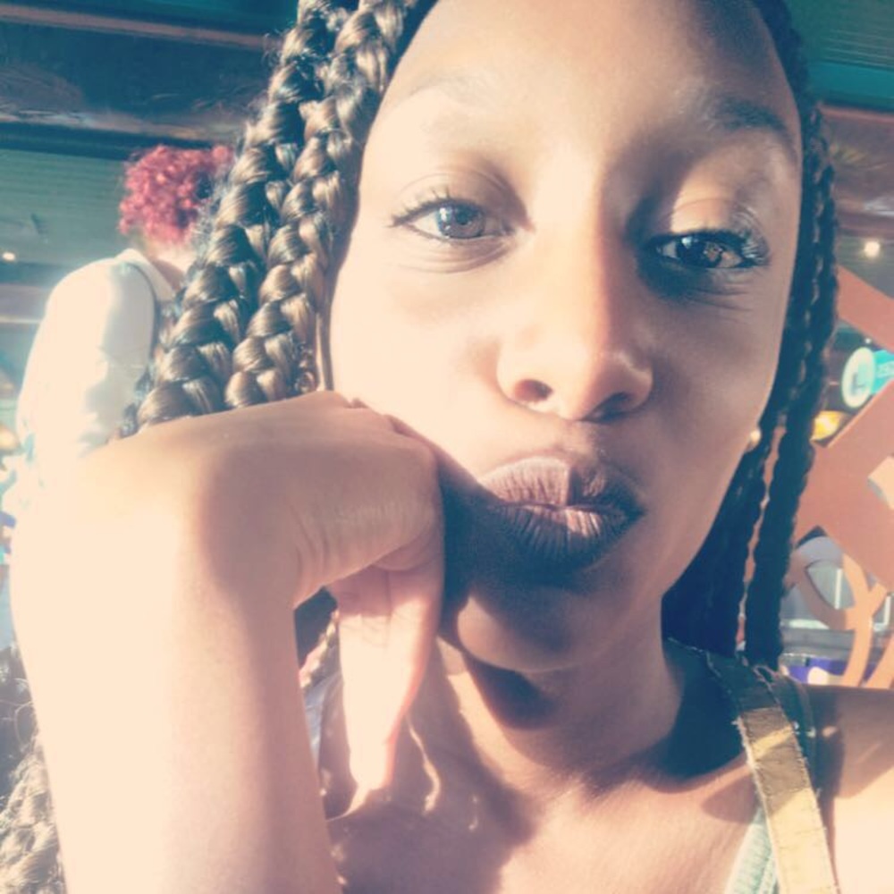 Meet your Posher, Latascia