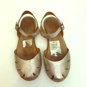 Kork Ease Sandals. Gold.Size 6. Used