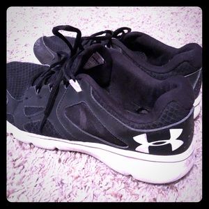Men’s Size 11 Under Armour Tennis Shoes