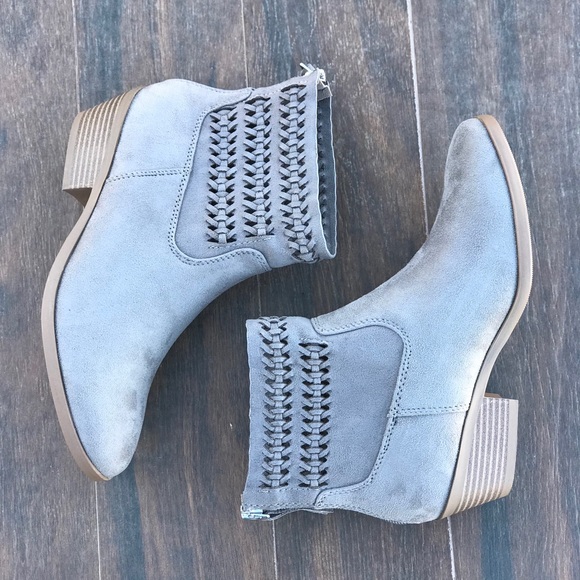 Gray Woven Top Western Chic Ankle Boot - Picture 4 of 7