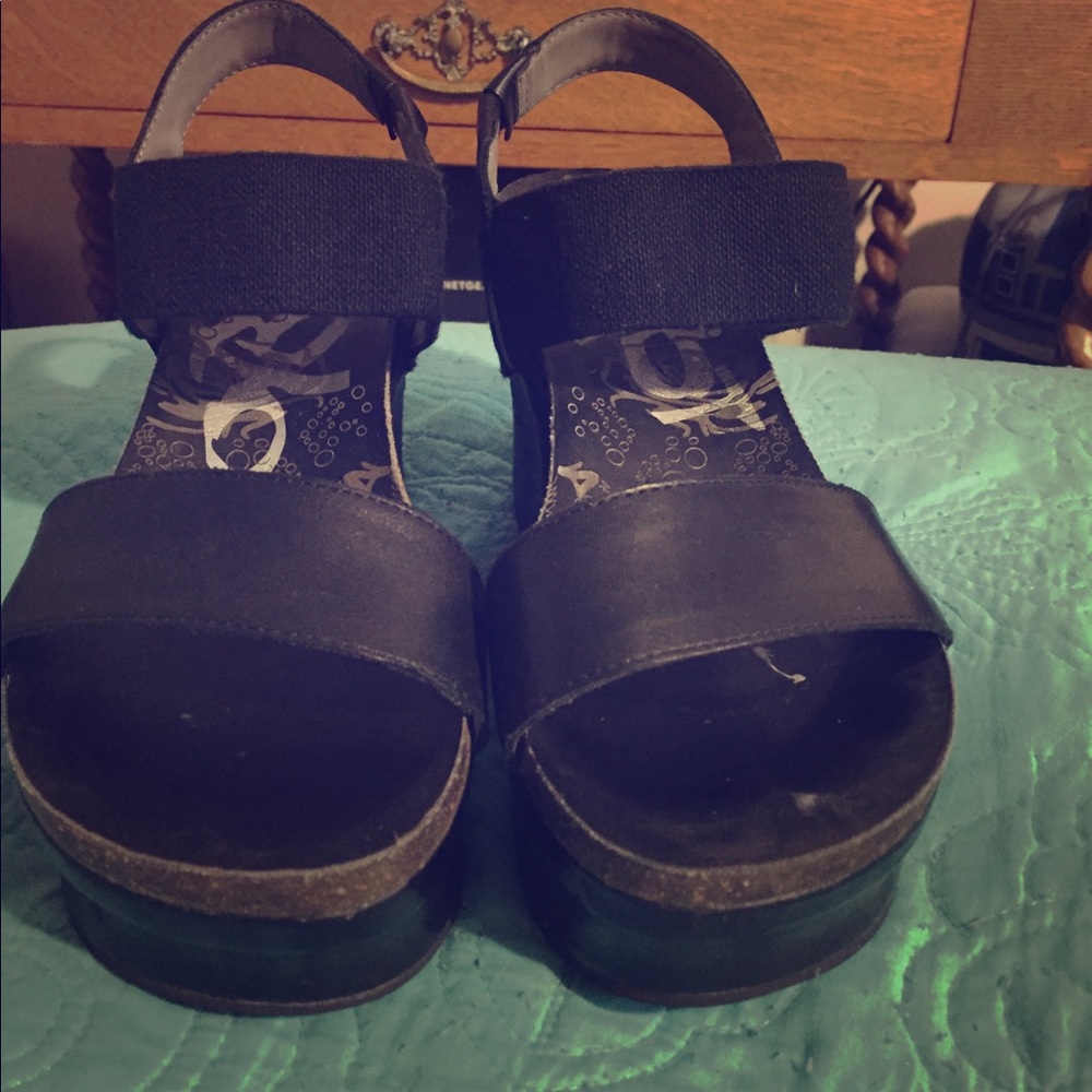 Black otbt wedges