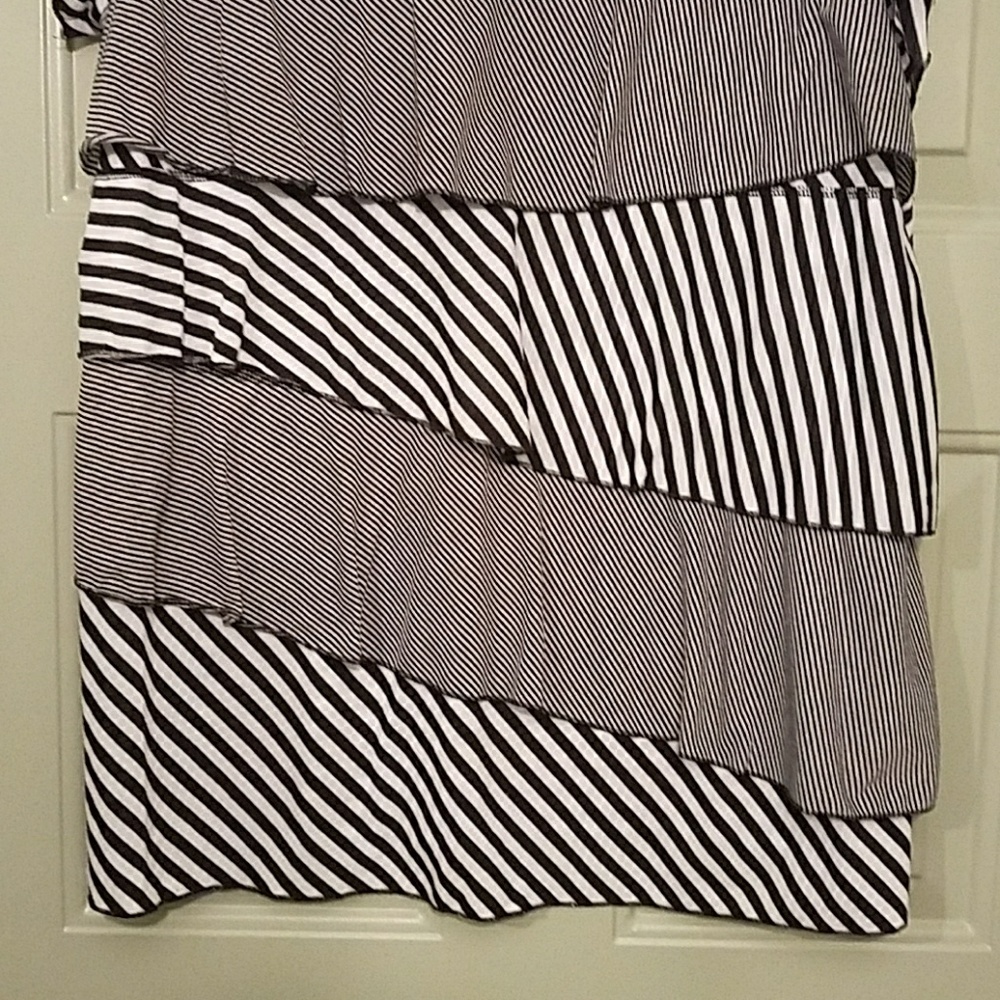 layered top - Picture 3 of 3