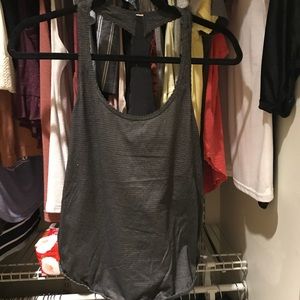 Lululemon workout top
