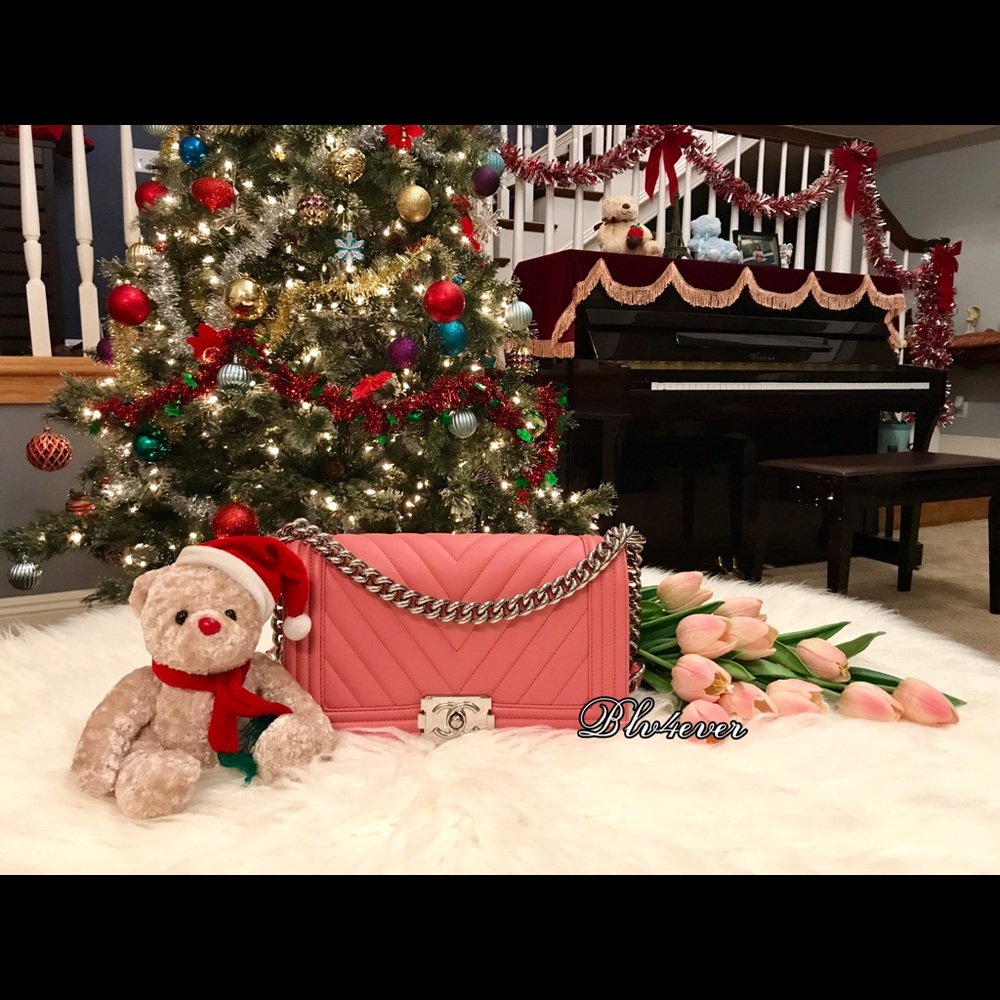 SOLD! Authentic Chanel Boy Old Medium Pink Chevron