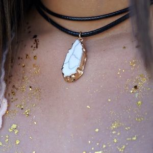 Marble Pendant Choker Necklace