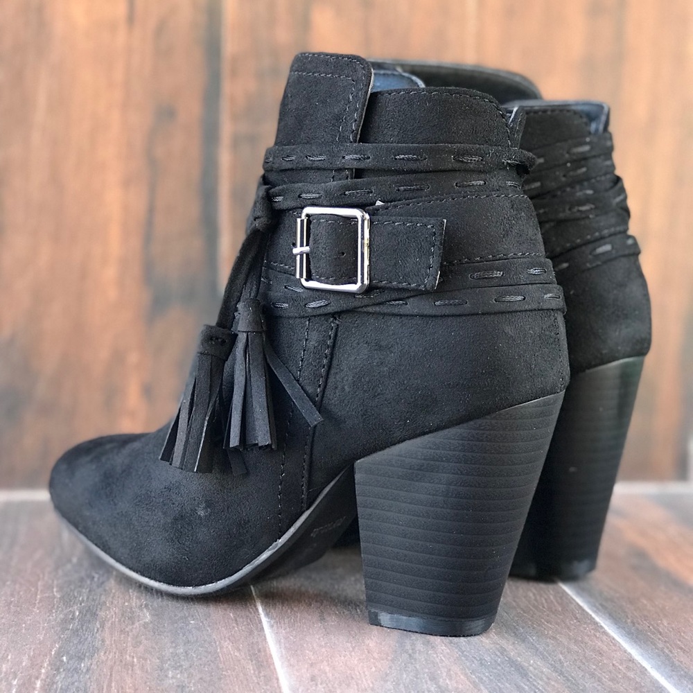 NWT Black Buckle Tassel Block Heel Ankle Boot - Picture 3 of 4