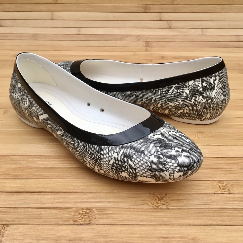 Crocs Women’s Lina Shiny Flats Oyster Black Sz 7