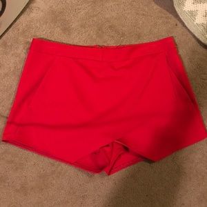 Express red skort