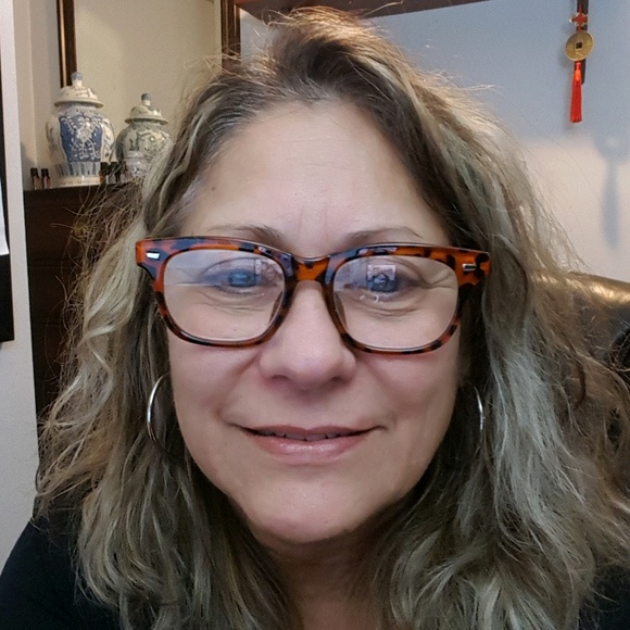 Meet your Posher, Jackie - Picture 1 of 1